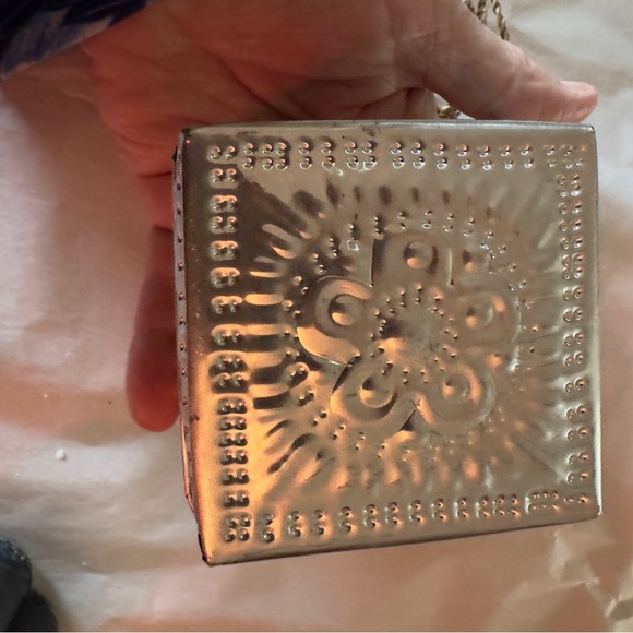 Sri Soap Handmade Charcoal and Natural Soap Set - Picture 4 of 7